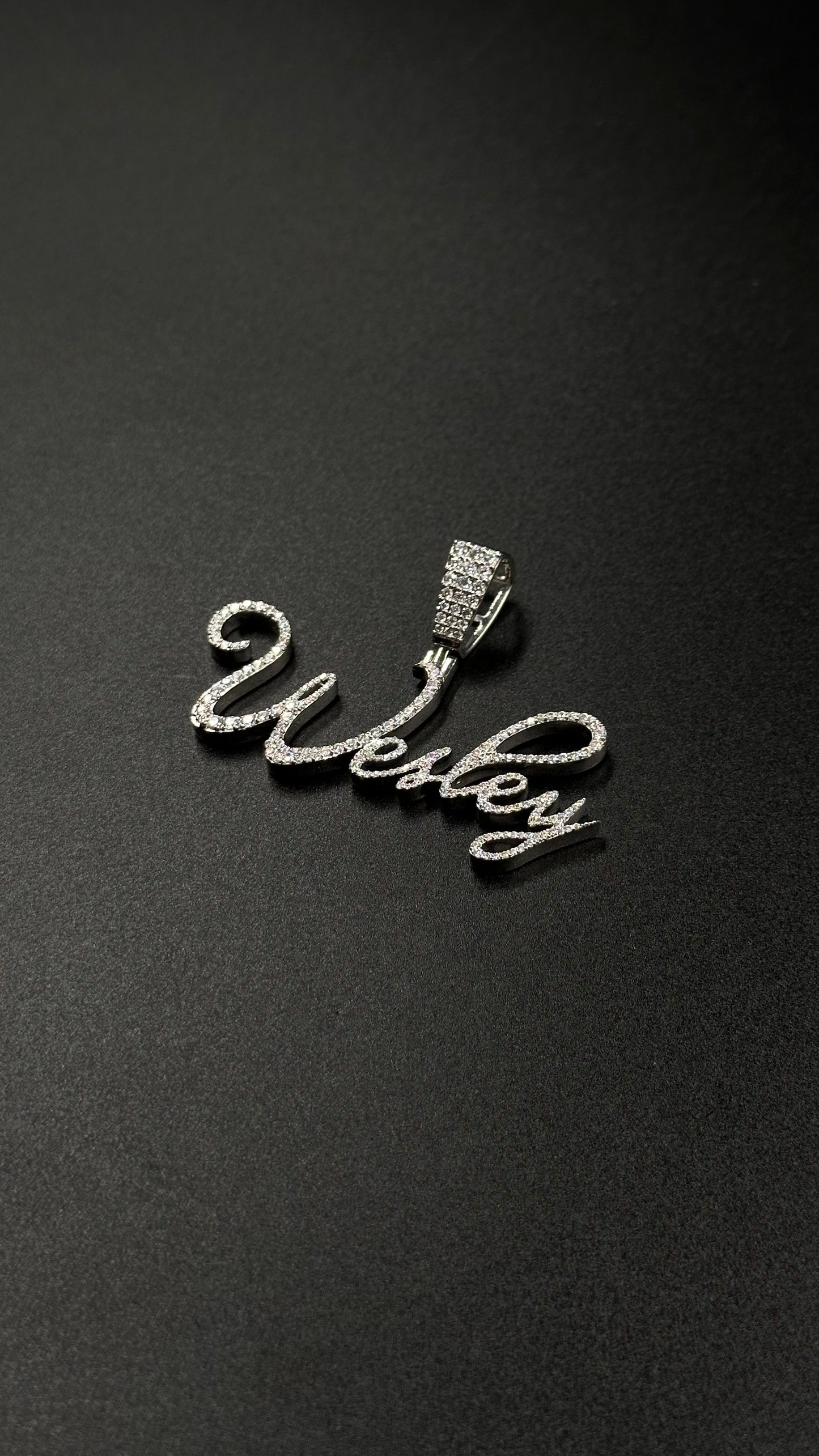 Name pendant of your choice (H2.6cm L6cm)