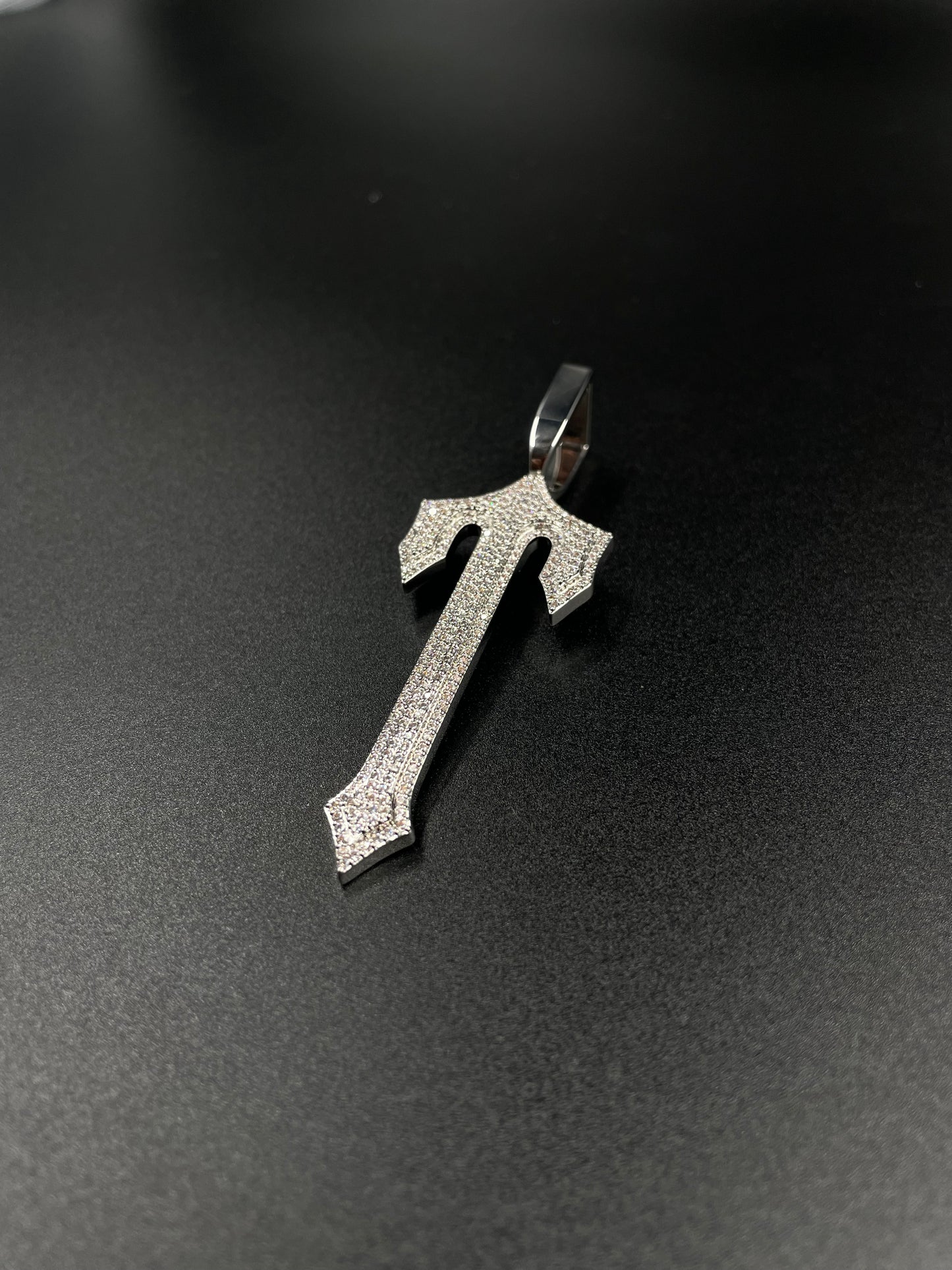 T pendant