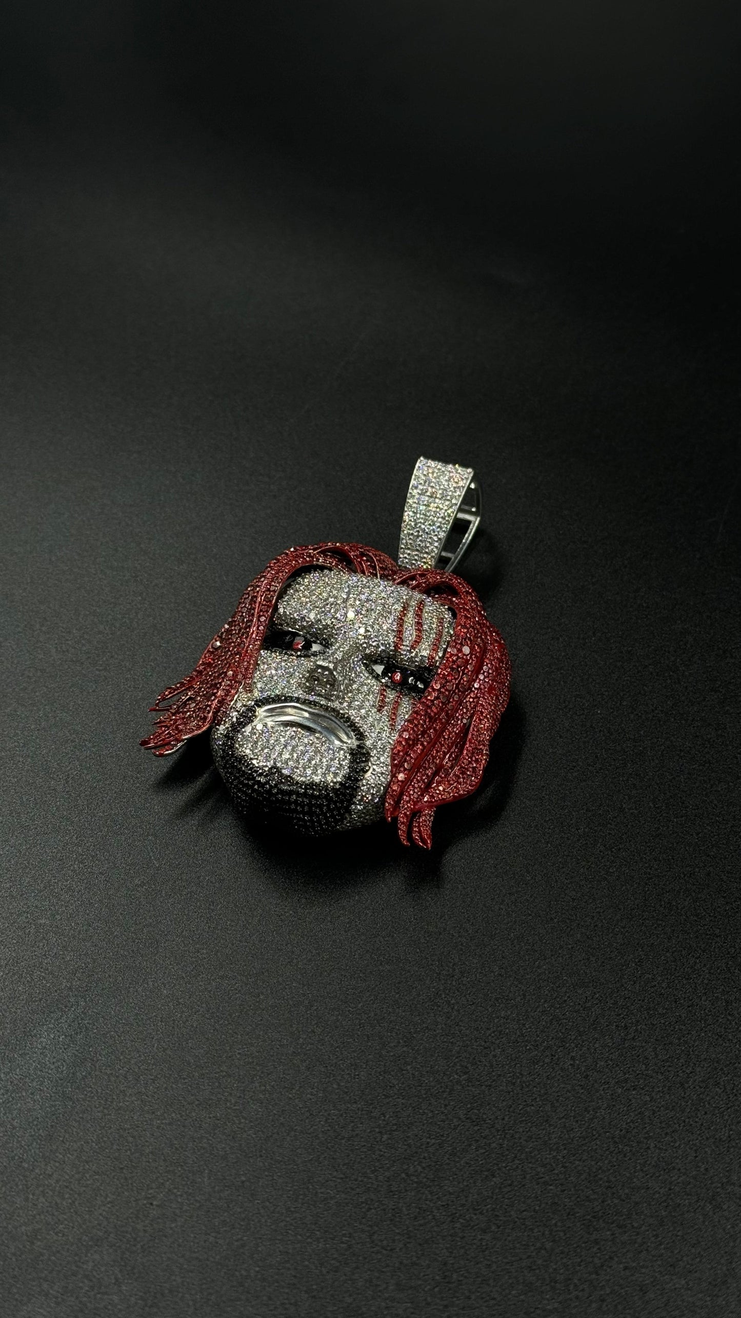Face pendant of your choice (H6cm L5.5cm)