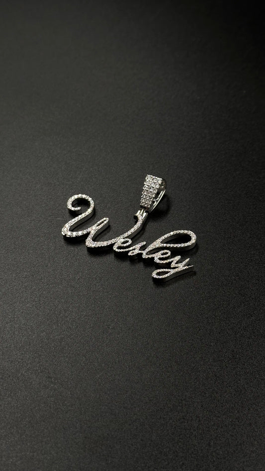 Pendentif nom au choix (H2,6cm L6cm)