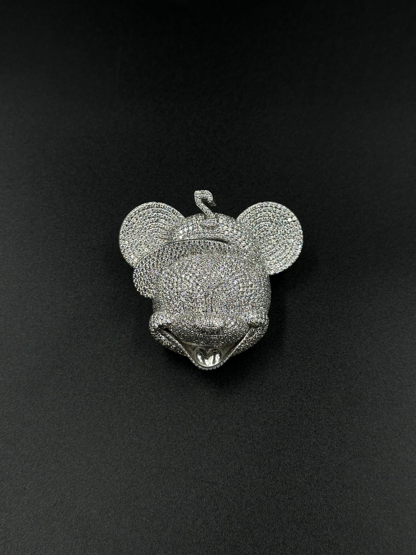 Head pendant of your choice (H6cm L6.5cm)