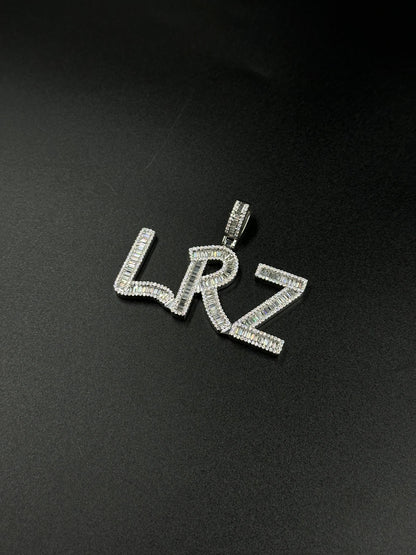 Anhänger 3 Buchstaben Ihrer Wahl (H3cm L6,5cm)