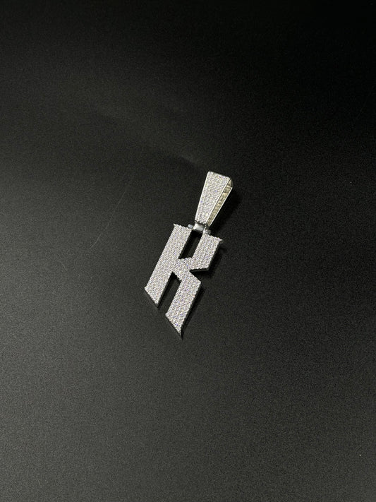 Pendentif lettre au choix (H5cm L2,5cm)