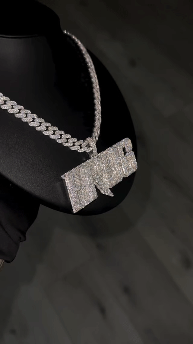 Customizable pendant H4cm L10cm + 12mm baguette Cuban link chain