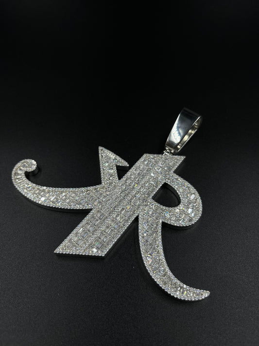 Pendentif 2 lettres au choix (H9cm L9cm)
