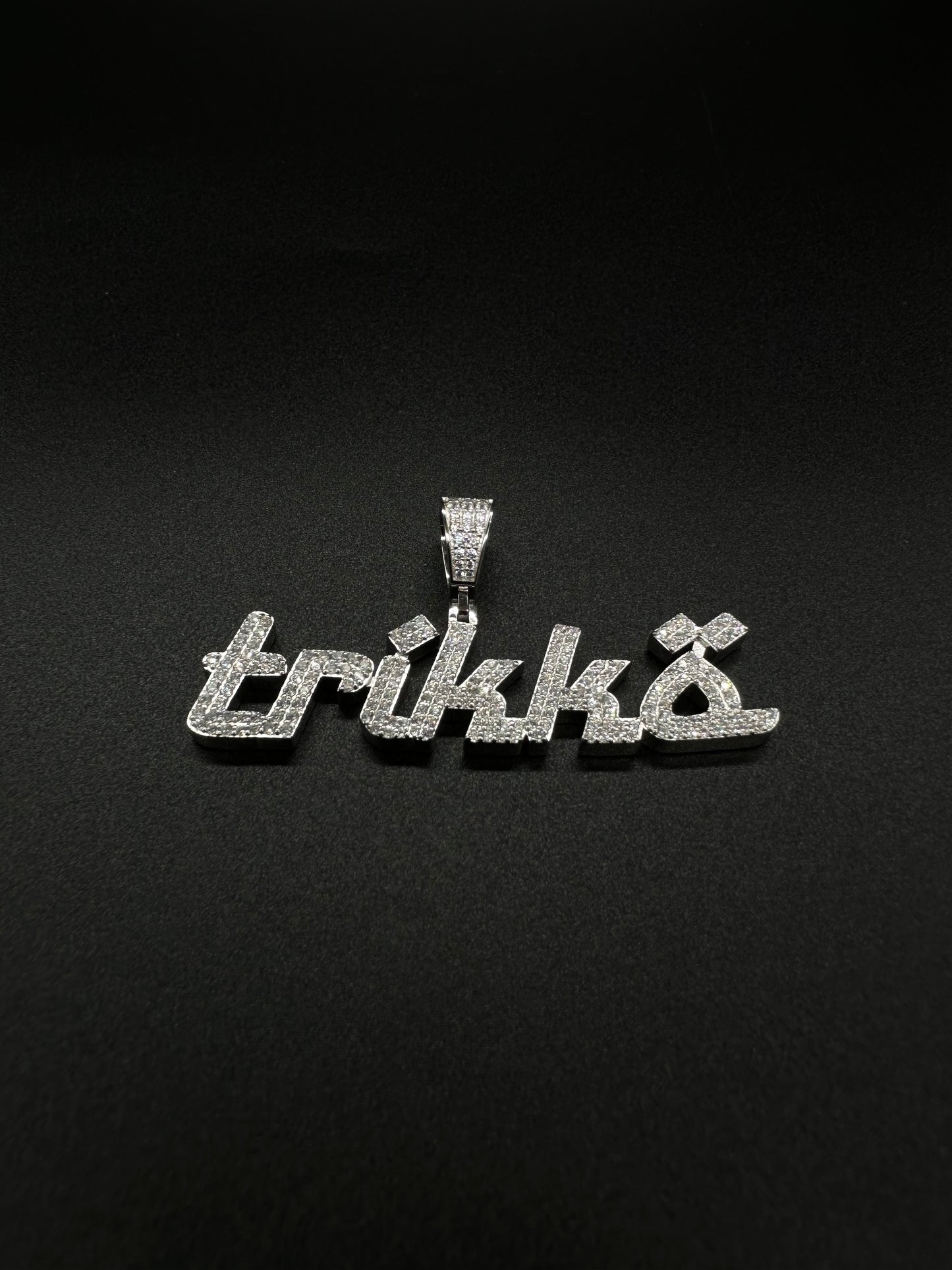 Pendant 6 letters of your choice (H1.5cm L6cm)