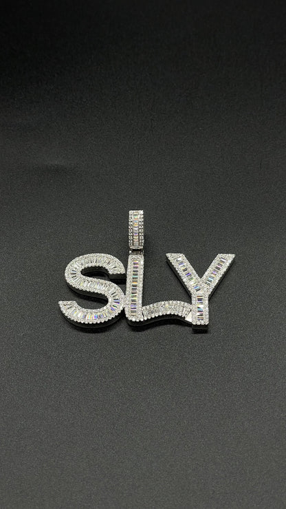 Pendant 3 letters of your choice (H2.9cm L5.9cm)