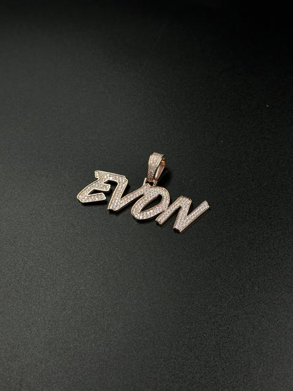 Pendant 4 letters of your choice (H2cm L6.4cm)