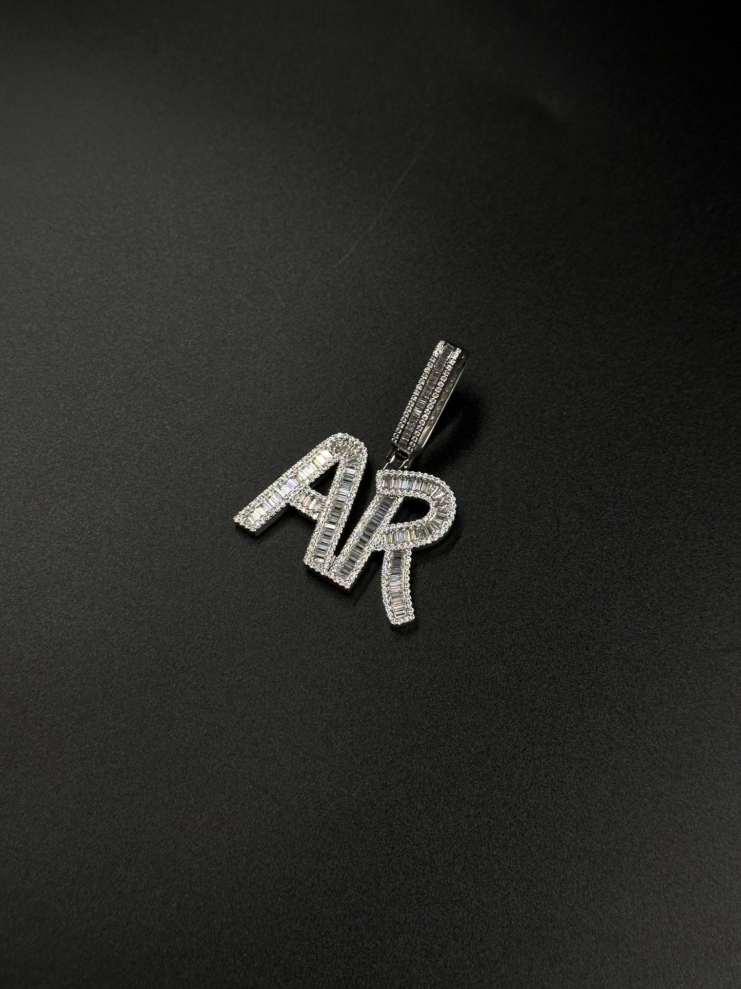 Pendant 2 letters of your choice (H3cm L4.6cm)