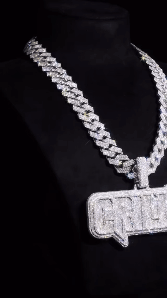 Customizable word pendant (H4cm L9cm) + 14mm Cuban link chain