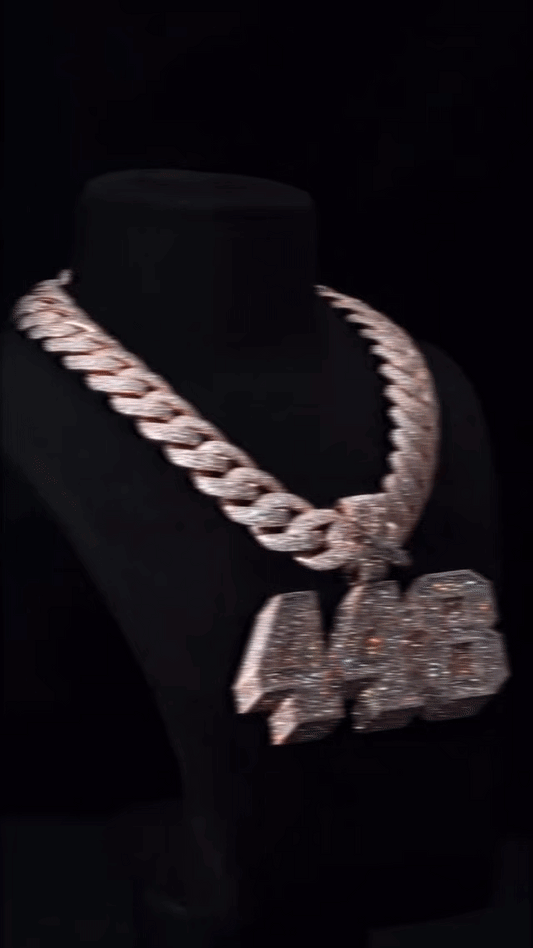 Customizable number pendant (H5cm L9cm) + 19mm Cuban link chain